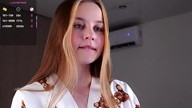 Snapshot of FalineDowlen chatting on February 11, 2025, 1:41 am FalineDowlen online show from February 11, 2025, 1:41 am