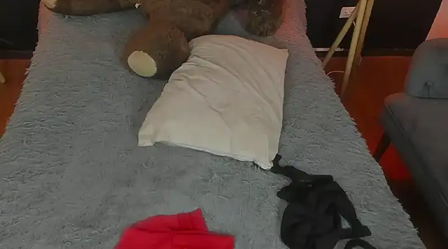 vampy dolll online show from December 28, 2024, 11:37 pm