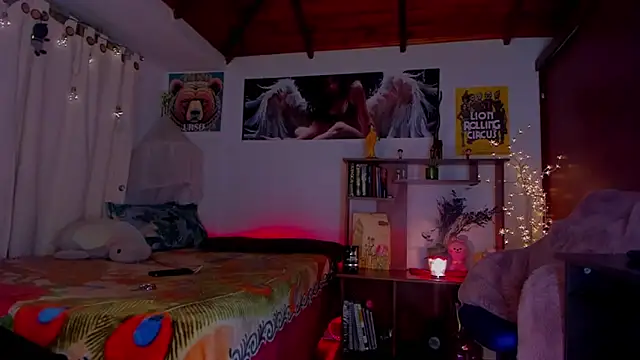 cuteweed420 online show from February 18, 2025, 7:21 am