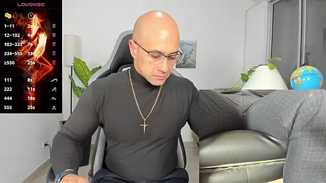 Snapshot of ryan_master_ chatting on December 18, 2024, 10:30 am ryan master online show from December 18, 2024, 10:30 am