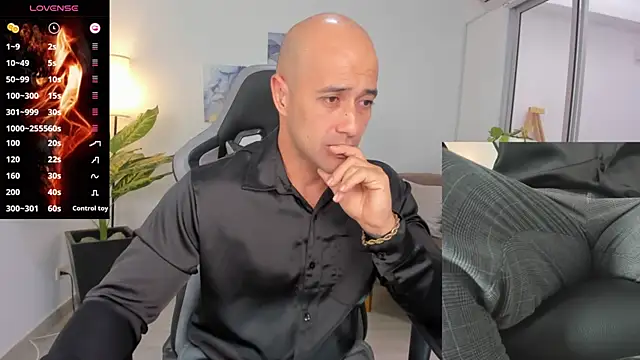 Snapshot of ryan_master_ chatting on January 9, 2025, 12:19 pm ryan master online show from January 9, 2025, 12:19 pm