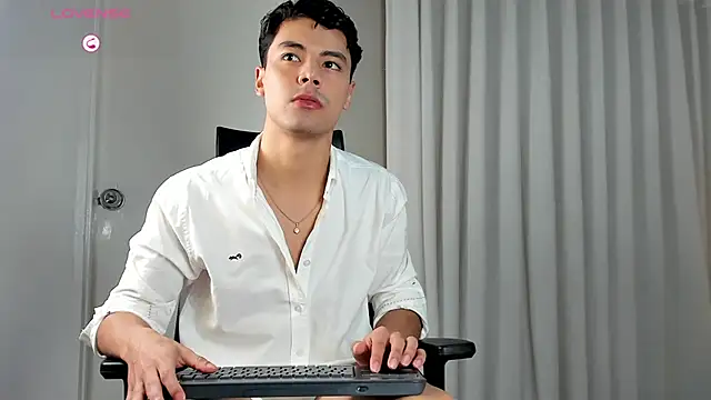 Snapshot of Dammon_Stallion chatting on October 4, 2025, 2:59 pm Dammon Stallion online show from October 4, 2025, 2:59 pm