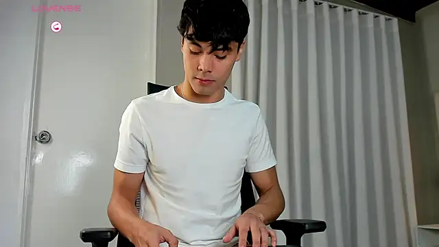 Snapshot of Dammon_Stallion chatting on October 16, 2025, 12:17 pm Dammon Stallion online show from October 16, 2025, 12:17 pm