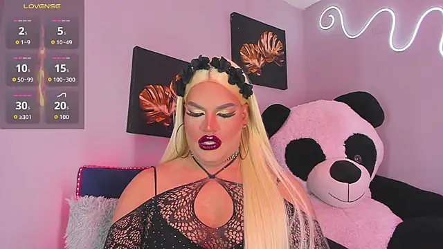 Snapshot of Missisabella_ chatting on September 19, 2025, 12:56 am Missisabella  online show from September 19, 2025, 12:56 am