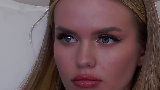 Snapshot of KristinaMaers chatting on February 24, 2025, 4:49 am KristinaMaers online show from February 24, 2025, 4:49 am