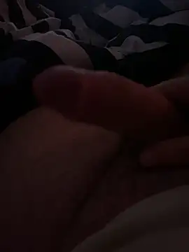 Snapshot of ouiiii27 chatting on January 7, 2025, 1:28 am ouiiii27 online show from January 7, 2025, 1:28 am