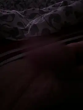 Snapshot of ouiiii27 chatting on March 22, 2025, 10:48 pm ouiiii27 online show from March 22, 2025, 10:48 pm