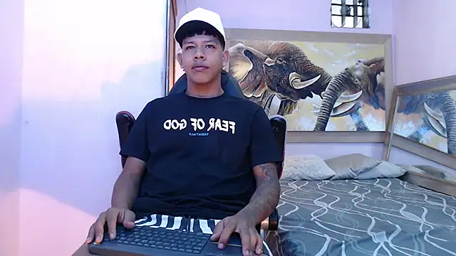 Snapshot of mr_stiven_ chatting on March 23, 2025, 2:15 am mr stiven  online show from March 23, 2025, 2:15 am