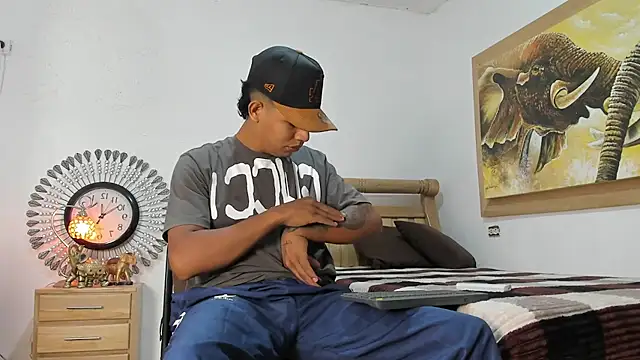 mr stiven  online show from April 12, 2026, 3:11 am