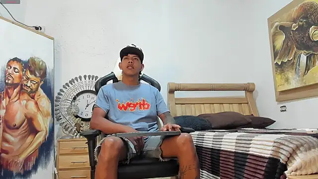 mr stiven  online show from May 17, 2026, 5:20 pm