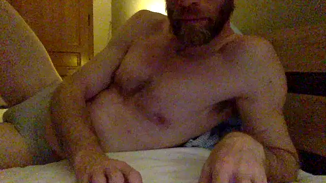 Twowellshapedheads online show from February 4, 2025, 10:45 pm