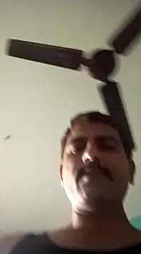 Snapshot of Smarterboytravel chatting on December 23, 2024, 6:22 am Smarterboytravel online show from December 23, 2024, 6:22 am