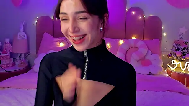 ElsaYoung online show from December 14, 2025, 7:51 pm