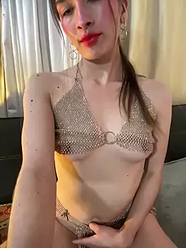 LuneObscure online show from January 18, 2025, 5:31 am