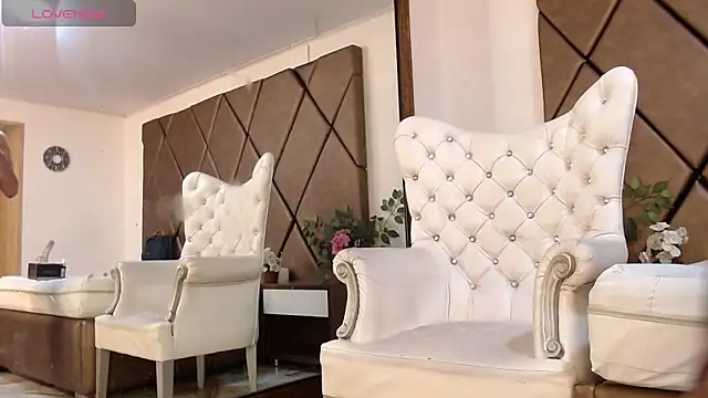 Snapshot of LunitaDiva chatting on January 23, 2025, 12:19 pm LunitaDiva online show from January 23, 2025, 12:19 pm