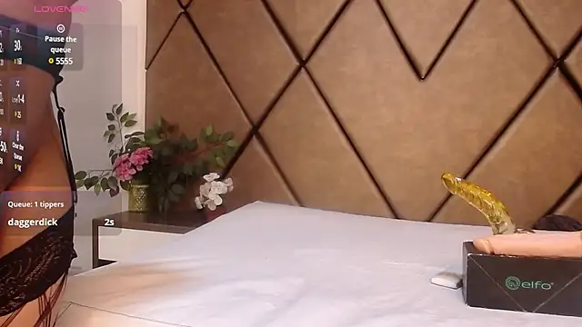 Snapshot of LunitaDiva chatting on February 6, 2025, 3:20 pm LunitaDiva online show from February 6, 2025, 3:20 pm