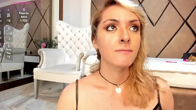 Snapshot of LunitaDiva chatting on February 15, 2025, 1:16 pm LunitaDiva online show from February 15, 2025, 1:16 pm