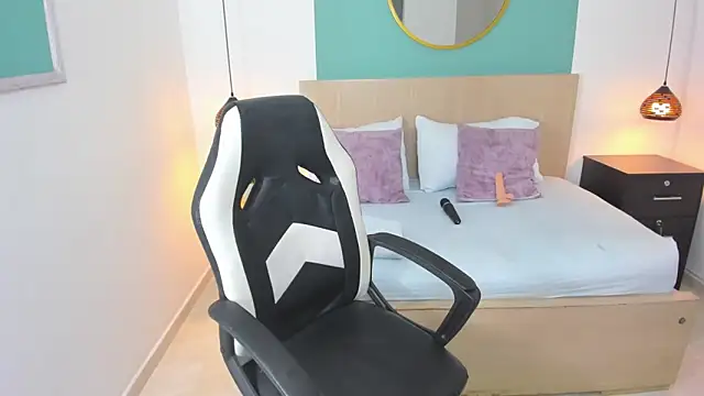 linda rios  online show from February 6, 2025, 2:11 am