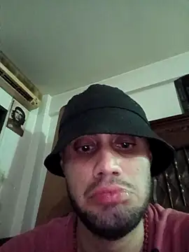 nikit42098 online show from November 20, 2025, 4:23 am