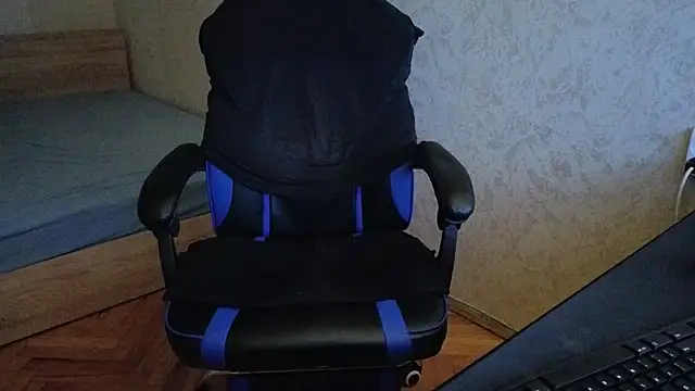 Snapshot of TheFitGiant chatting on March 3, 2025, 12:15 am TheFitGiant online show from March 3, 2025, 12:15 am