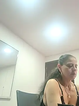 Snapshot of sasi_luna chatting on October 27, 2025, 2:32 pm sasi luna online show from October 27, 2025, 2:32 pm