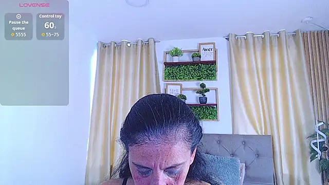 Snapshot of sasi_luna chatting on December 13, 2025, 7:53 pm sasi luna online show from December 13, 2025, 7:53 pm