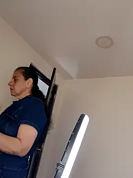 Snapshot of sasi_luna chatting on December 15, 2025, 1:59 pm sasi luna online show from December 15, 2025, 1:59 pm