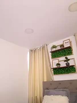 Snapshot of sasi_luna chatting on December 16, 2025, 1:49 pm sasi luna online show from December 16, 2025, 1:49 pm