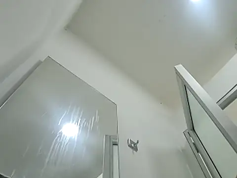 Snapshot of sasi_luna chatting on December 19, 2025, 2:02 pm sasi luna online show from December 19, 2025, 2:02 pm