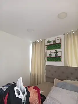 Snapshot of sasi_luna chatting on February 4, 2026, 2:01 pm sasi luna online show from February 4, 2026, 2:01 pm