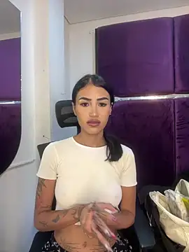 Cassie howard  online show from February 18, 2025, 3:42 am