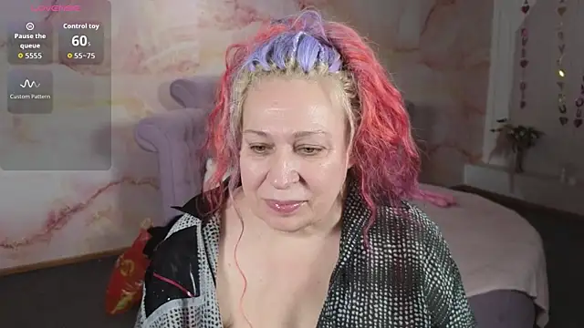 Penelope Pinky online show from November 29, 2025, 8:06 am