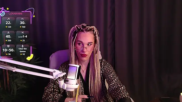 Cassie Bae online show from November 28, 2025, 5:43 am