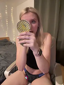 AnnyBelleX online show from December 17, 2025, 5:52 pm