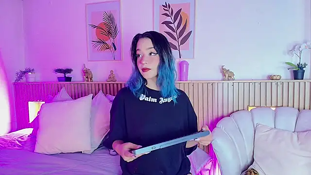 EmmaJhonnsson online show from February 14, 2025, 8:37 pm