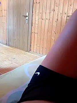 Snapshot of Eleni_Pappa chatting on September 21, 2025, 6:48 am Eleni Pappa online show from September 21, 2025, 6:48 am