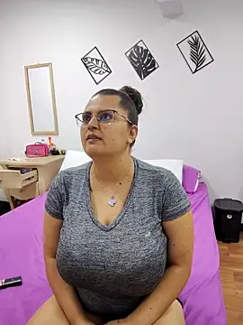 Snapshot of Miss_balloonsmila chatting on February 28, 2025, 9:55 pm Miss balloonsmila online show from February 28, 2025, 9:55 pm