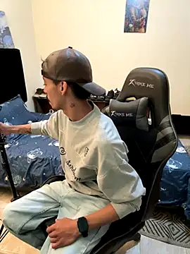 Snapshot of twink_latino5 chatting on November 1, 2025, 1:29 am twink latino5 online show from November 1, 2025, 1:29 am