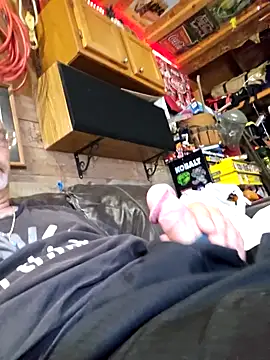 tileguyyy online show from September 12, 2025, 6:08 pm