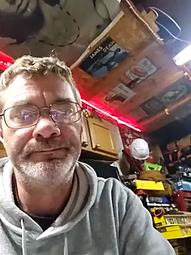 tileguyyy online show from October 16, 2025, 4:24 am