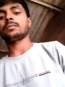 Snapshot of Suraj223kumar chatting on October 7, 2025, 3:36 am Suraj223kumar online show from October 7, 2025, 3:36 am