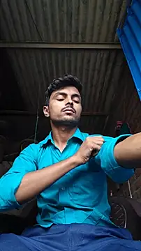 Snapshot of Suraj223kumar chatting on October 29, 2025, 6:59 am Suraj223kumar online show from October 29, 2025, 6:59 am