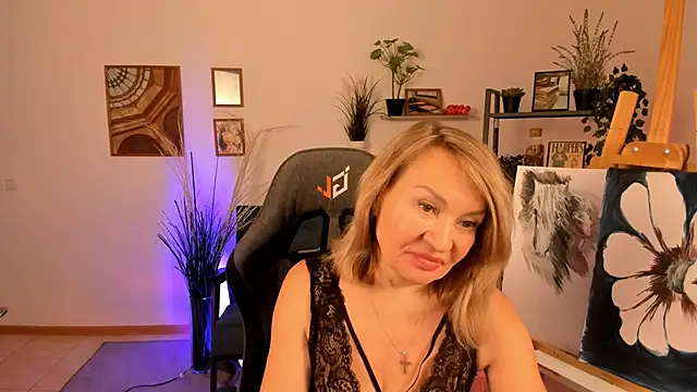 RosalindaFortuna online show from January 16, 2025, 10:42 am