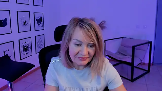 RosalindaFortuna online show from January 23, 2025, 10:54 am