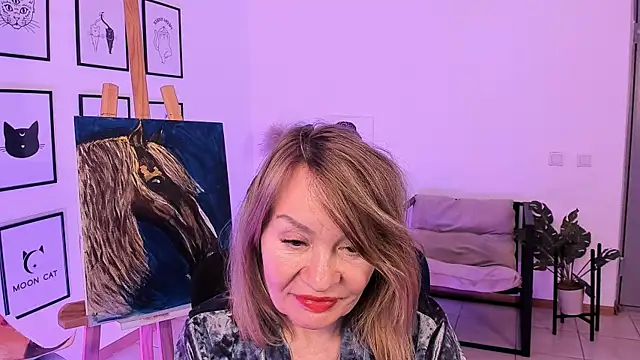 RosalindaFortuna online show from February 5, 2025, 1:54 pm