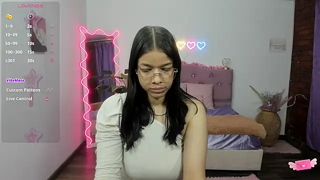 Snapshot of Emilly_tay chatting on February 11, 2025, 11:54 am Emilly tay online show from February 11, 2025, 11:54 am