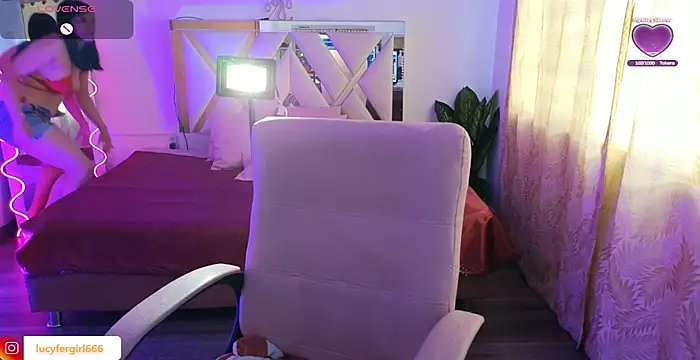 Snapshot of Emilly_tay chatting on February 24, 2025, 5:53 pm Emilly tay online show from February 24, 2025, 5:53 pm