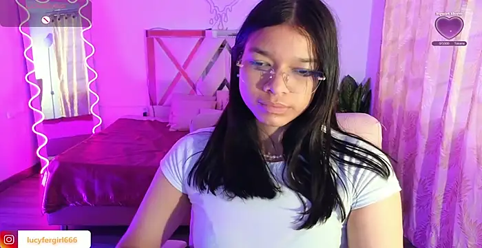 Snapshot of Emilly_tay chatting on February 25, 2025, 12:03 pm Emilly tay online show from February 25, 2025, 12:03 pm