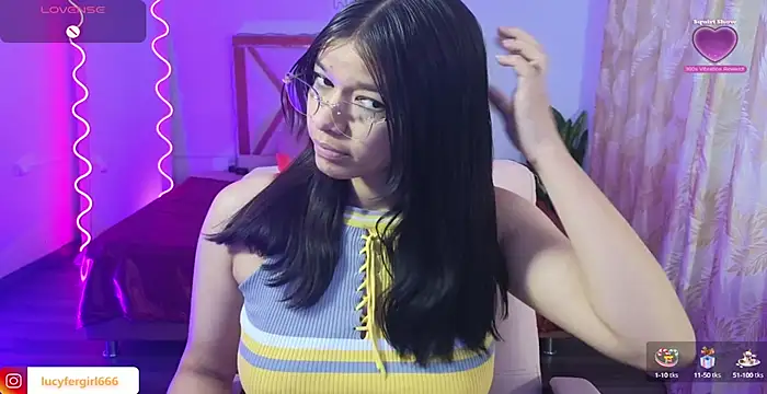 Snapshot of Emilly_tay chatting on March 1, 2025, 12:01 pm Emilly tay online show from March 1, 2025, 12:01 pm