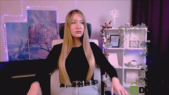 playful sophie online show from February 19, 2025, 9:03 pm